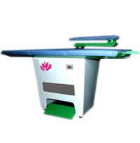 UCC干洗店設(shè)備之蒸汽熨燙機(jī)